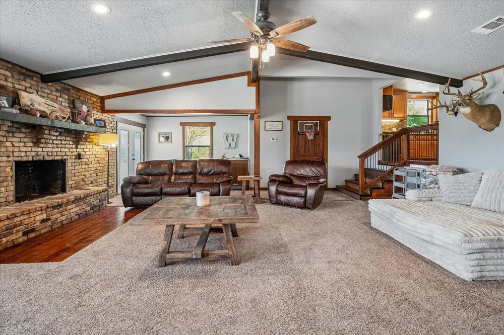 1501 Andy Thomas Road Whitewright, TX 75491