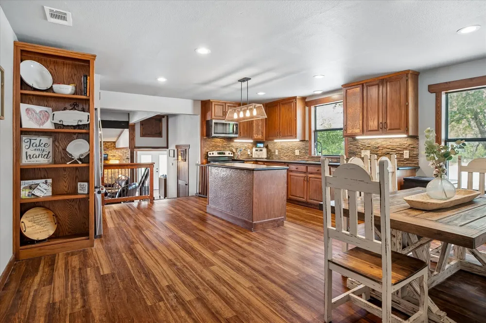 1501 Andy Thomas Road Whitewright, TX 75491