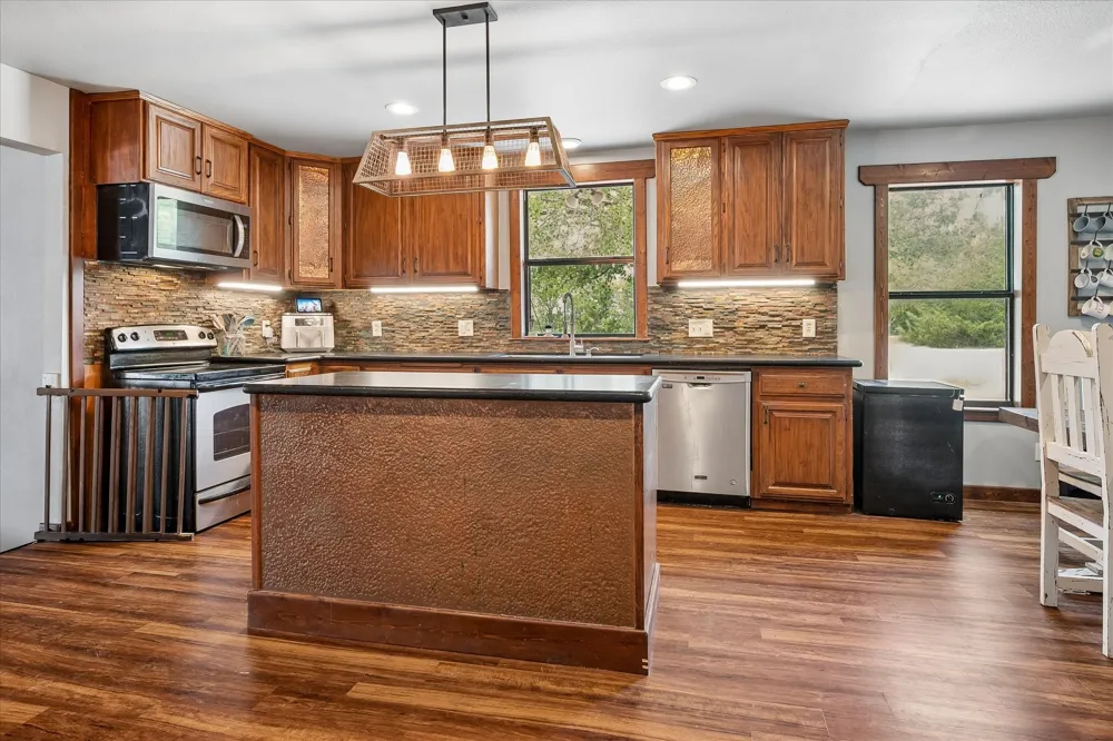 1501 Andy Thomas Road Whitewright, TX 75491