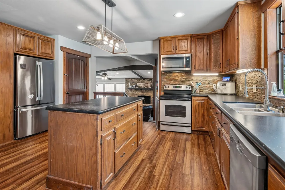 1501 Andy Thomas Road Whitewright, TX 75491