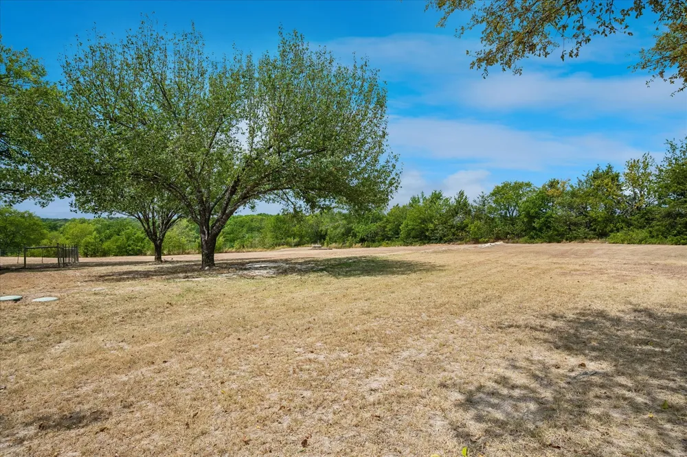 1501 Andy Thomas Road Whitewright, TX 75491