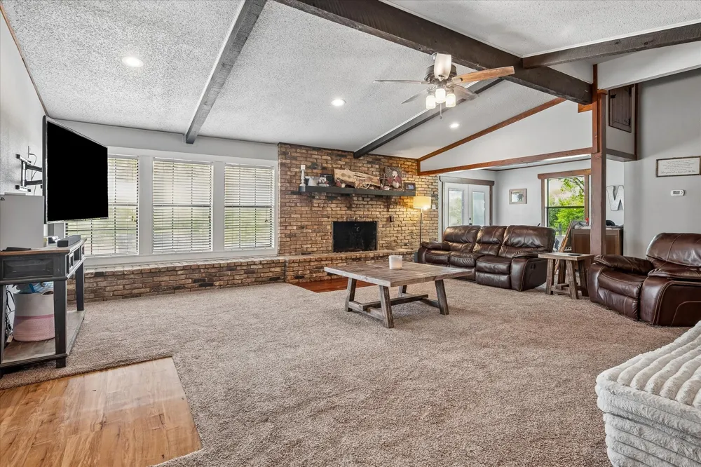 1501 Andy Thomas Road Whitewright, TX 75491