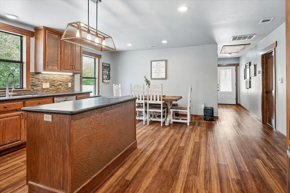 1501 Andy Thomas Road Whitewright, TX 75491