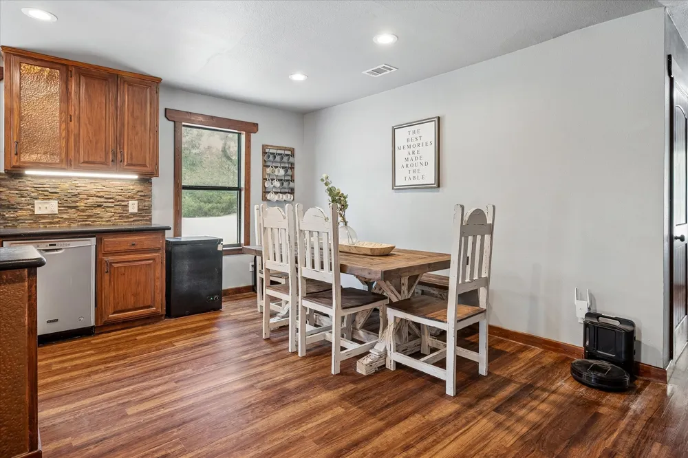 1501 Andy Thomas Road Whitewright, TX 75491