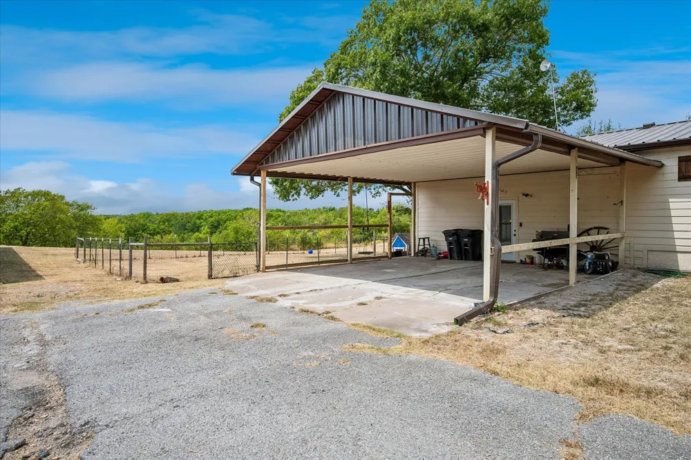 1501 Andy Thomas Road Whitewright, TX 75491