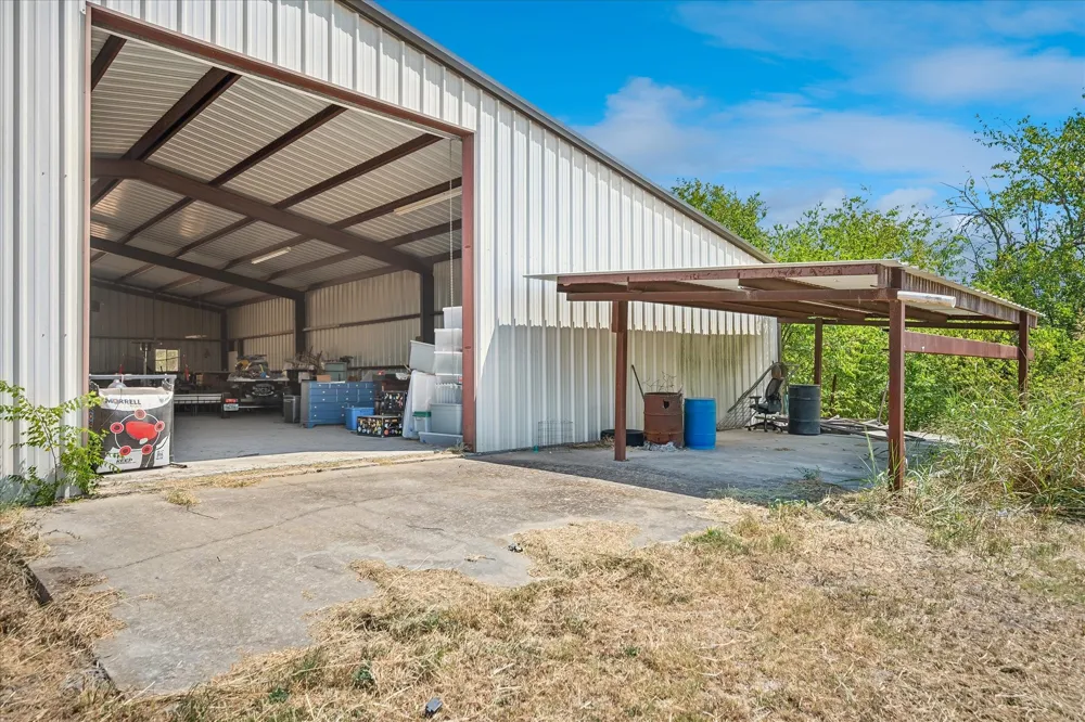 1501 Andy Thomas Road Whitewright, TX 75491