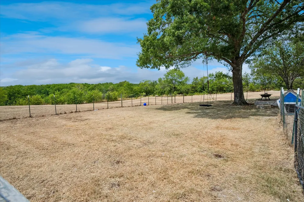 1501 Andy Thomas Road Whitewright, TX 75491