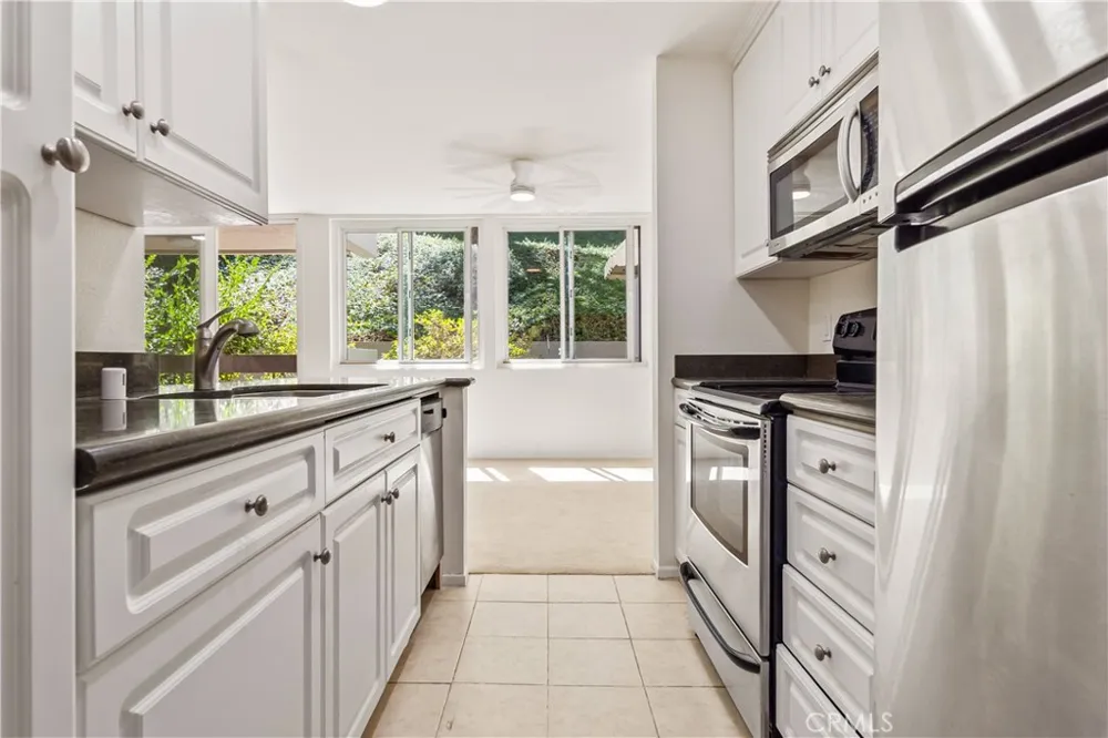 28121 Highridge #211 Rancho Palos Verdes, CA 90275
