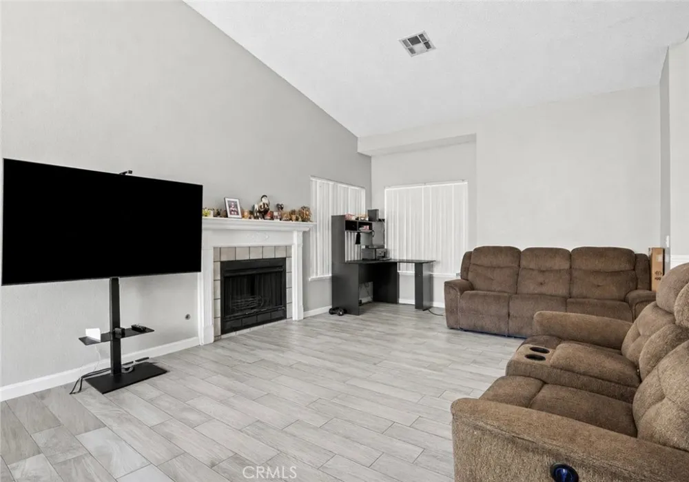 1768 Sierra View Lancaster, CA 93535