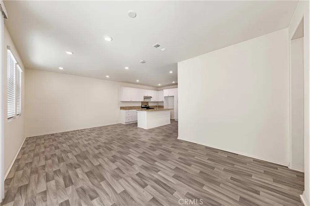 6101 Sendero Eastvale, CA 92880