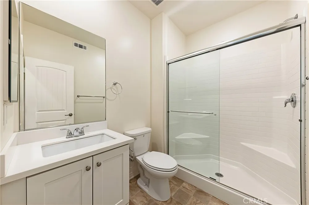 6101 Sendero Eastvale, CA 92880
