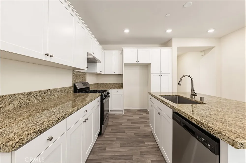 6101 Sendero Eastvale, CA 92880