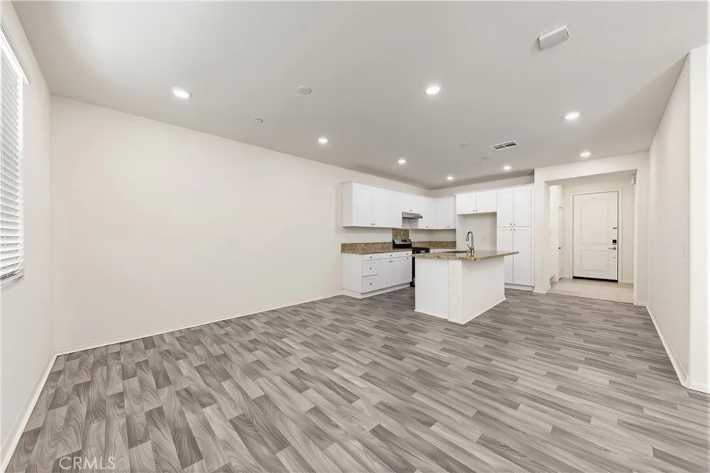 6101 Sendero Eastvale, CA 92880
