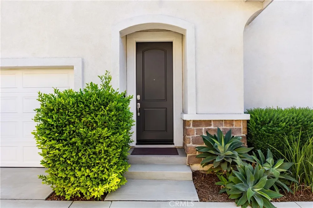 6101 Sendero Eastvale, CA 92880