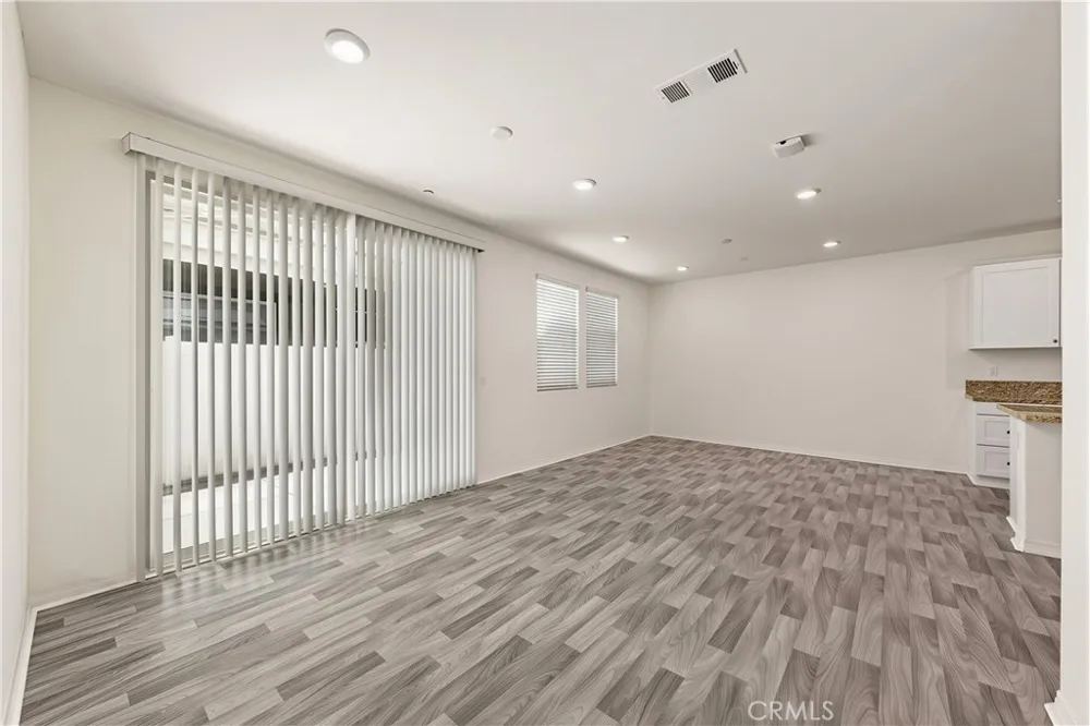 6101 Sendero Eastvale, CA 92880