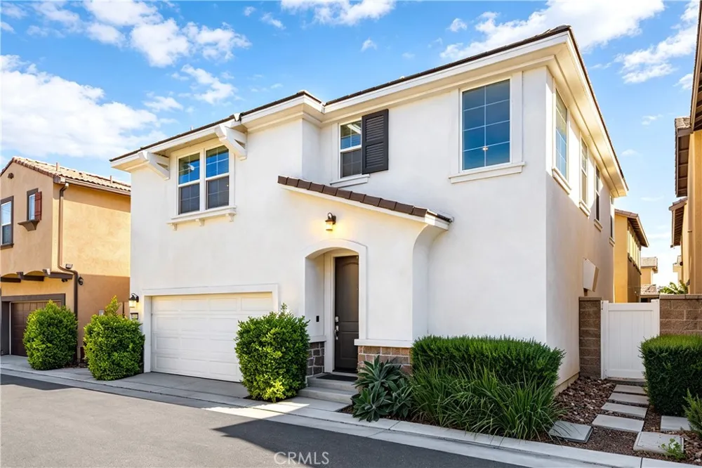 6101 Sendero Eastvale, CA 92880