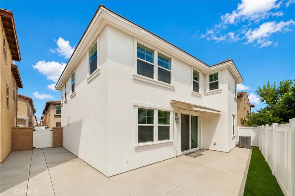 6101 Sendero Eastvale, CA 92880