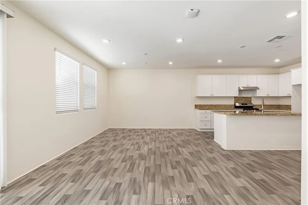 6101 Sendero Eastvale, CA 92880