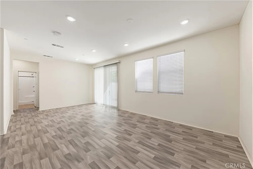 6101 Sendero Eastvale, CA 92880