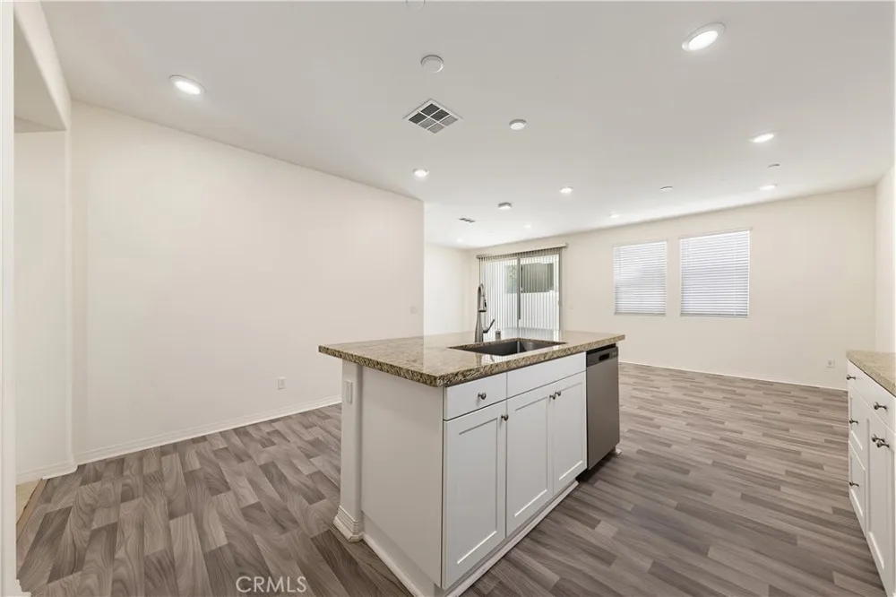 6101 Sendero Eastvale, CA 92880