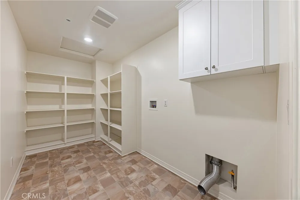 6101 Sendero Eastvale, CA 92880