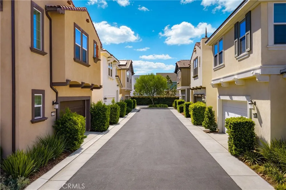 6101 Sendero Eastvale, CA 92880