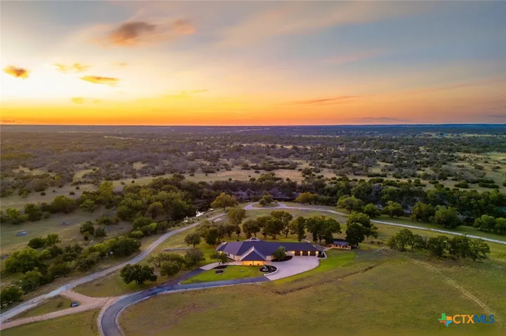 22 Goose Landing Way Harper, TX 78631