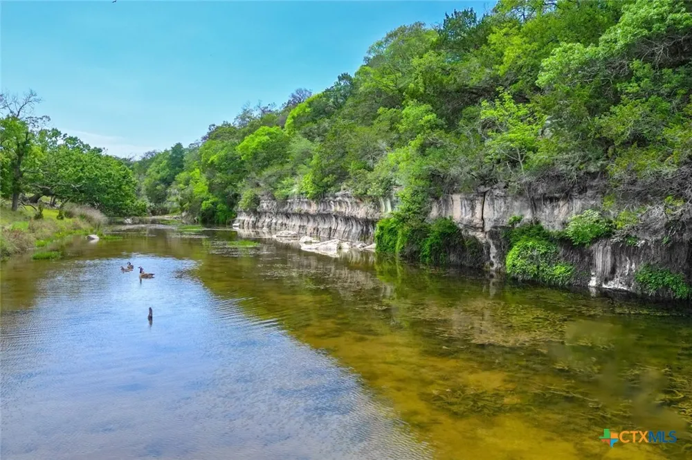 22 Goose Landing Way Harper, TX 78631