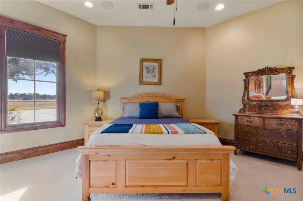 22 Goose Landing Way Harper, TX 78631