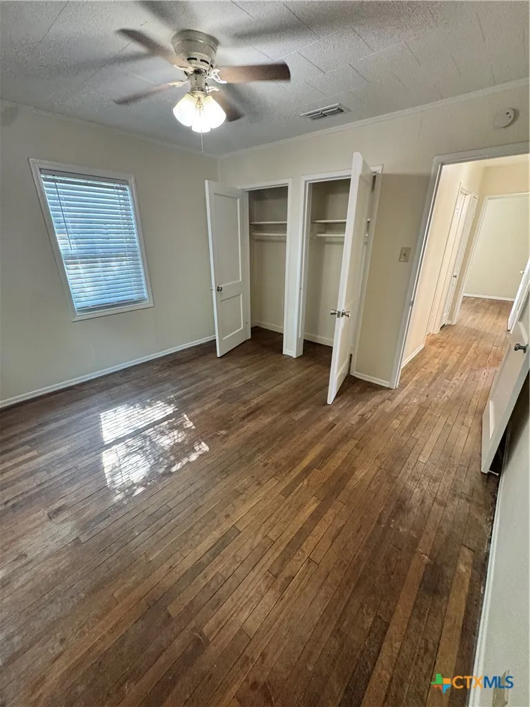 1312 E Mistletoe Avenue Victoria, TX 77901