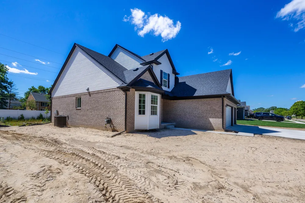 20209 Sunset Street Livonia, MI 48152