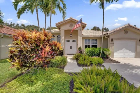 13993 Cypress Cove Cir