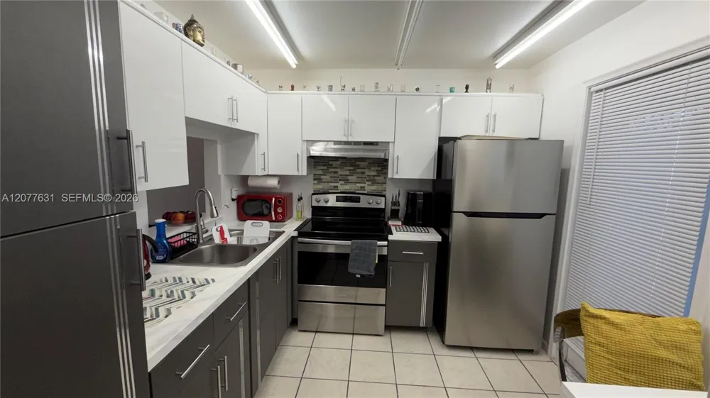 233 NE 14th Ave #205 Hallandale Beach, FL 33009