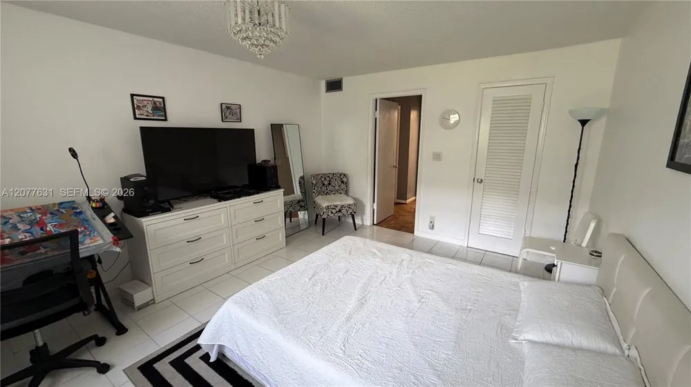 233 NE 14th Ave #205 Hallandale Beach, FL 33009