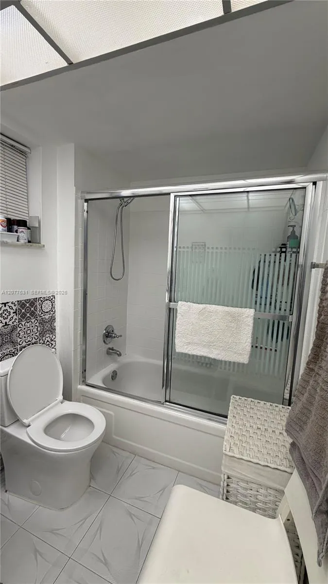 233 NE 14th Ave #205 Hallandale Beach, FL 33009