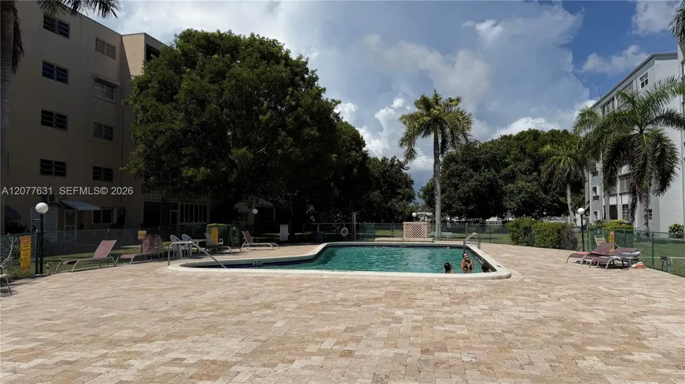 233 NE 14th Ave #205 Hallandale Beach, FL 33009