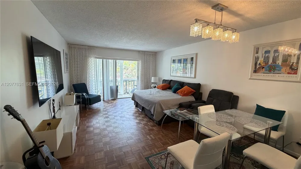 233 NE 14th Ave #205 Hallandale Beach, FL 33009