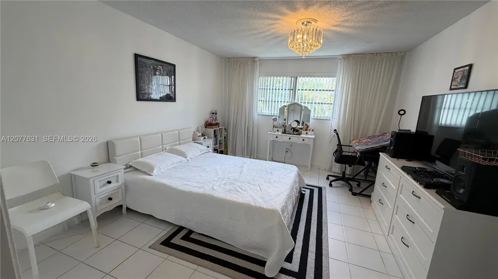 233 NE 14th Ave #205 Hallandale Beach, FL 33009