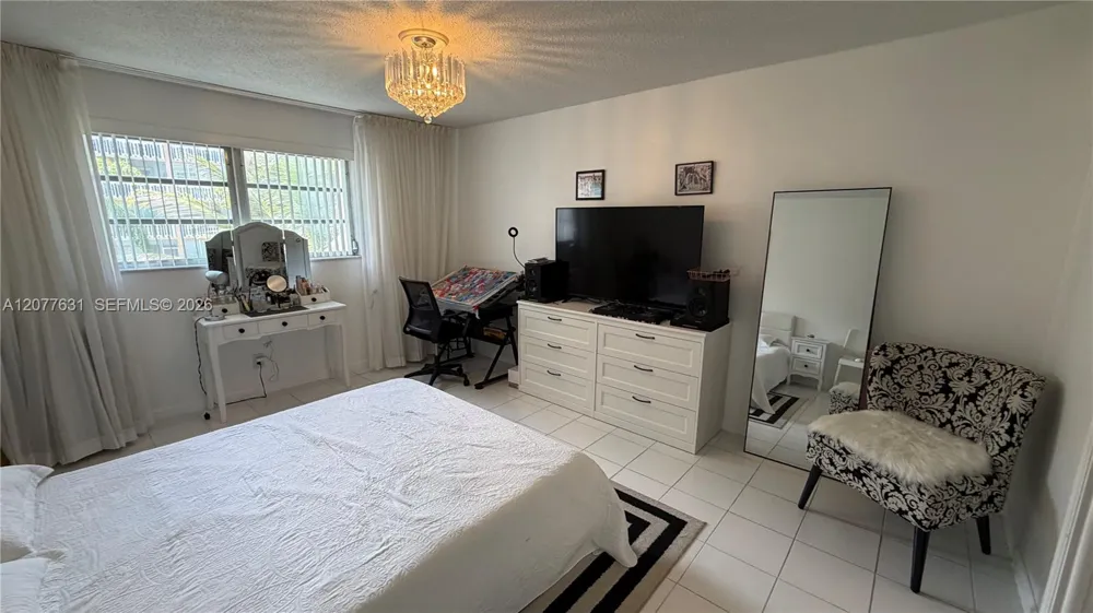 233 NE 14th Ave #205 Hallandale Beach, FL 33009