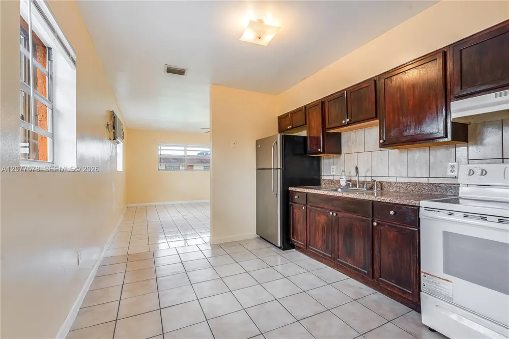 5926 SW 27th St #B West Park, FL 33023