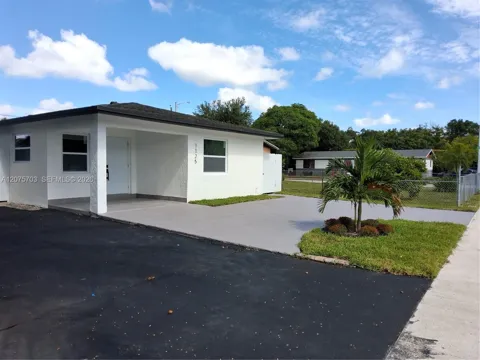 1125 NW 27th Ave