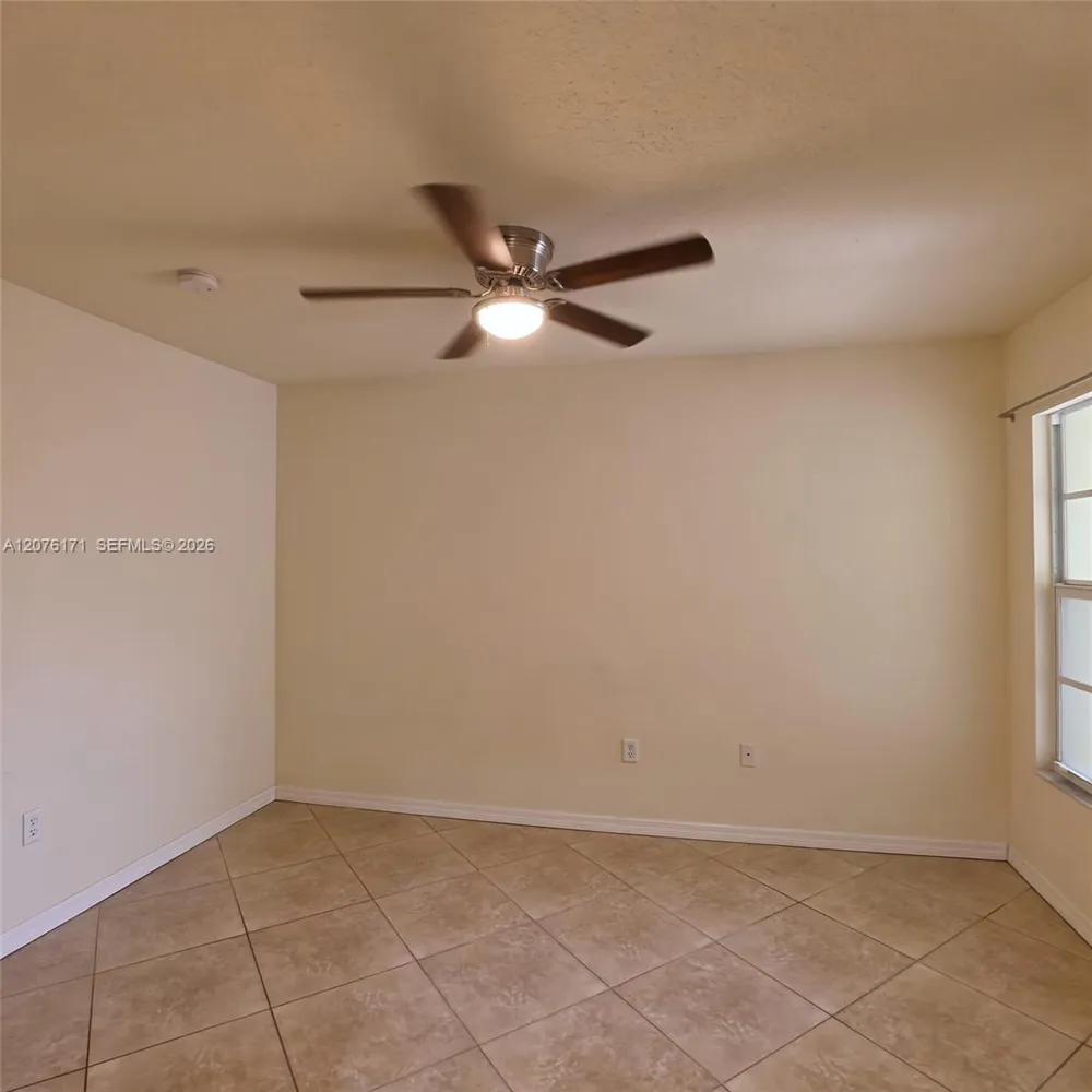 1000 Palm Trl #8 Delray Beach, FL 33483