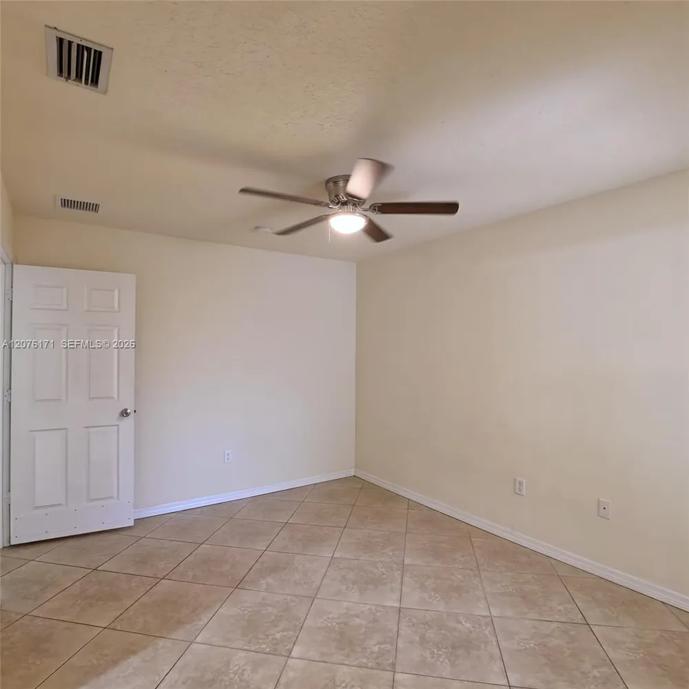 1000 Palm Trl #8 Delray Beach, FL 33483