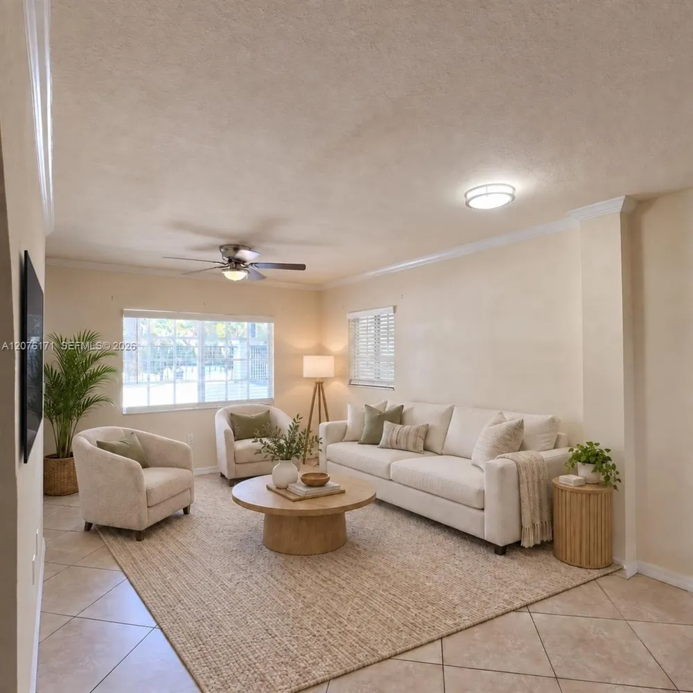 1000 Palm Trl #8 Delray Beach, FL 33483