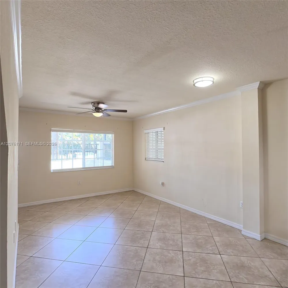 1000 Palm Trl #8 Delray Beach, FL 33483