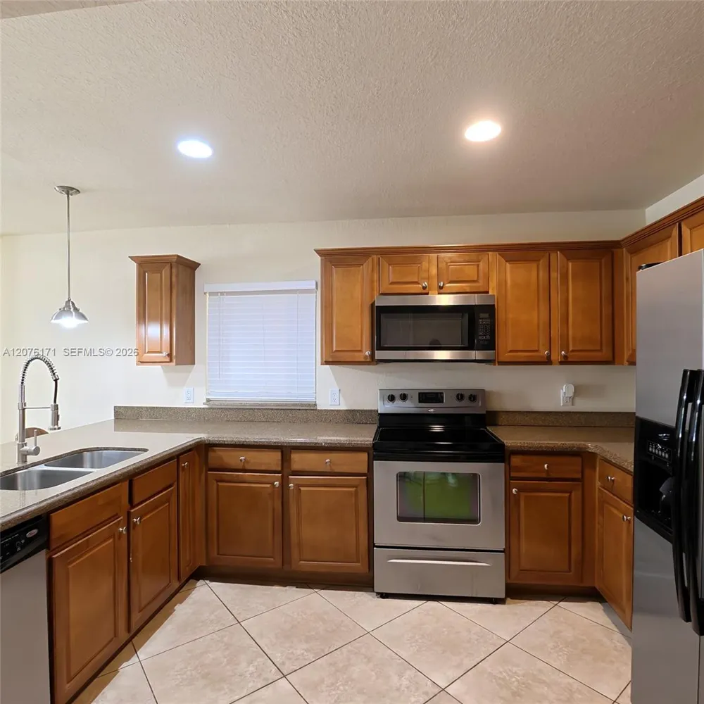 1000 Palm Trl #8 Delray Beach, FL 33483