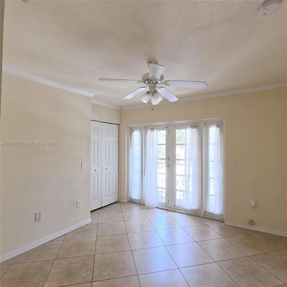 1000 Palm Trl #8 Delray Beach, FL 33483