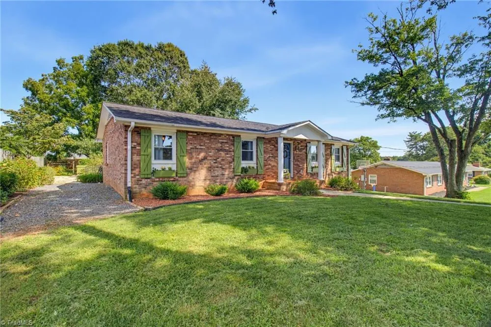 4061 Arden Street Clemmons, NC 27012