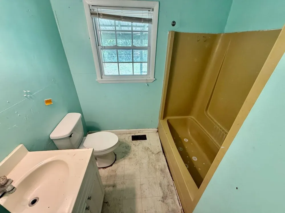 108 Oakwood Dr Huntland, TN 37345