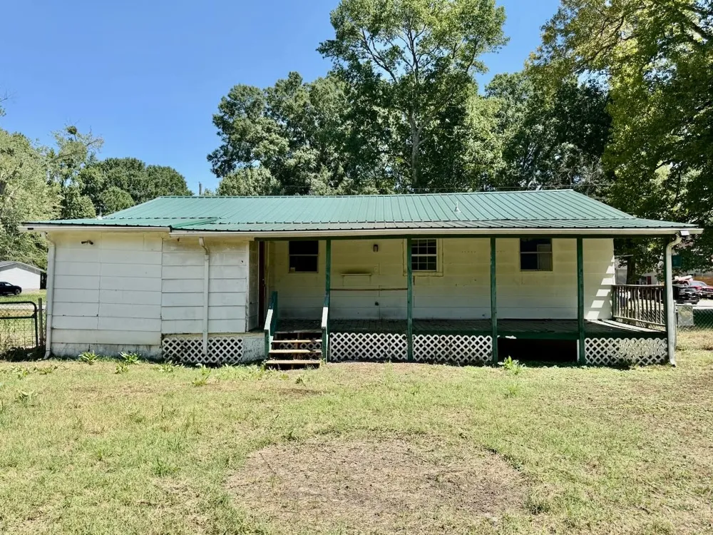 108 Oakwood Dr Huntland, TN 37345